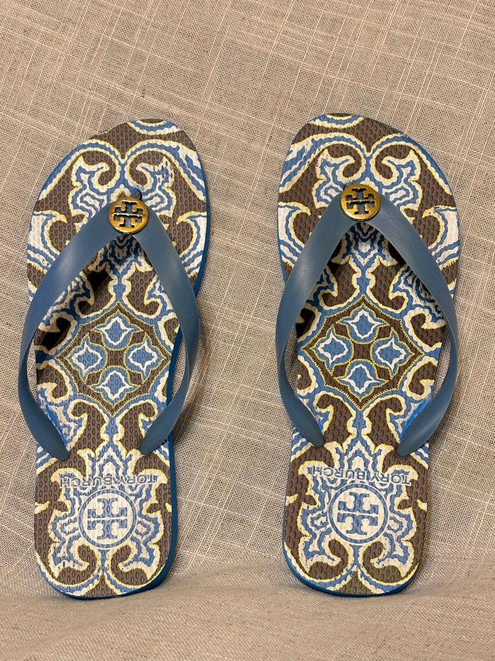 Tory Burch Blue Brown Printed Logo Medallion Flip Flops Size 7.5